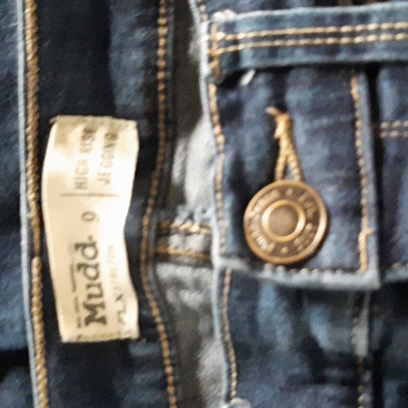 Mudd Distressed Jeans - Picture 3 of 3